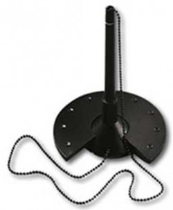 Pero s kruhovým čiernym stojanom