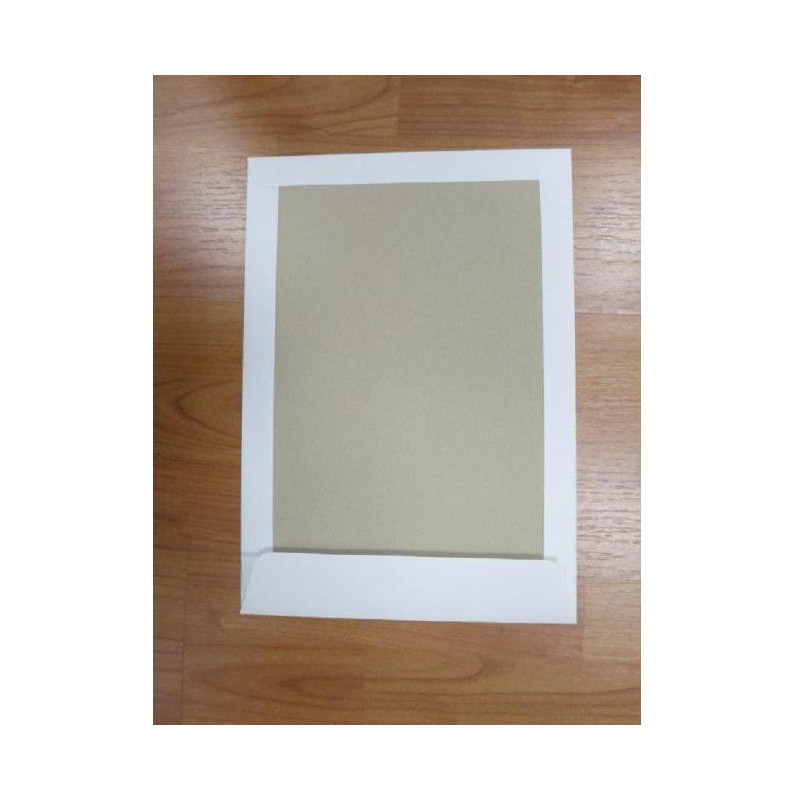 Poštové obálky C4 s páskou, s kartónovou zadnou stranou biele